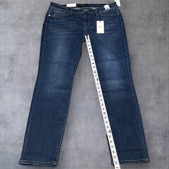 Judy Blue Women's Jeans Size 15 Mid Rise Straight Leg Medium Wash NWT Stretch - Picture 2 of 11